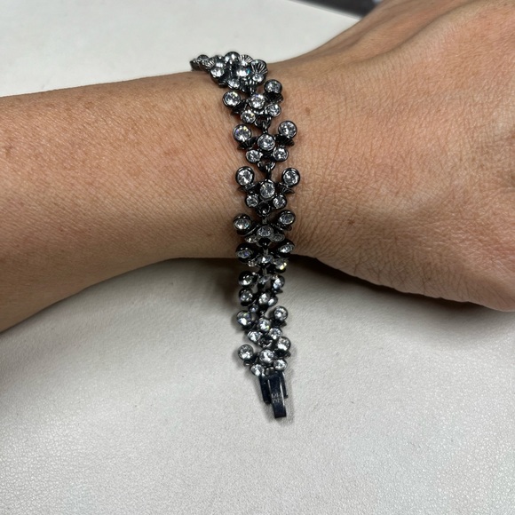 GIVENCHY gunmetal tone/crystal rhinestone bracelet - Picture 4 of 8